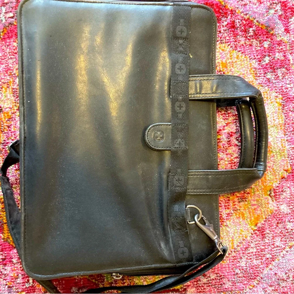 Wenger Swiss Army Laptop Computer Case Shoulder Carryon Briefcase Black